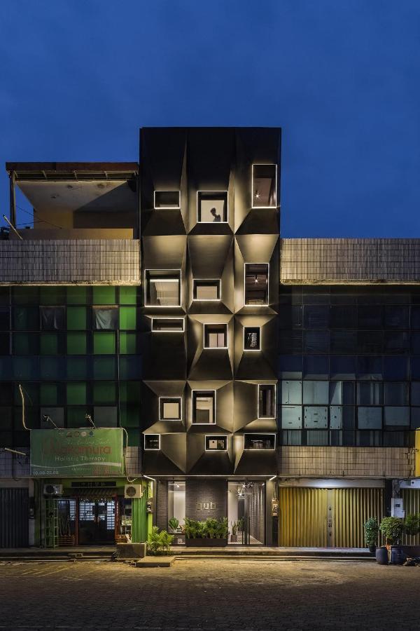 Qub Rooms Semarang Exterior photo