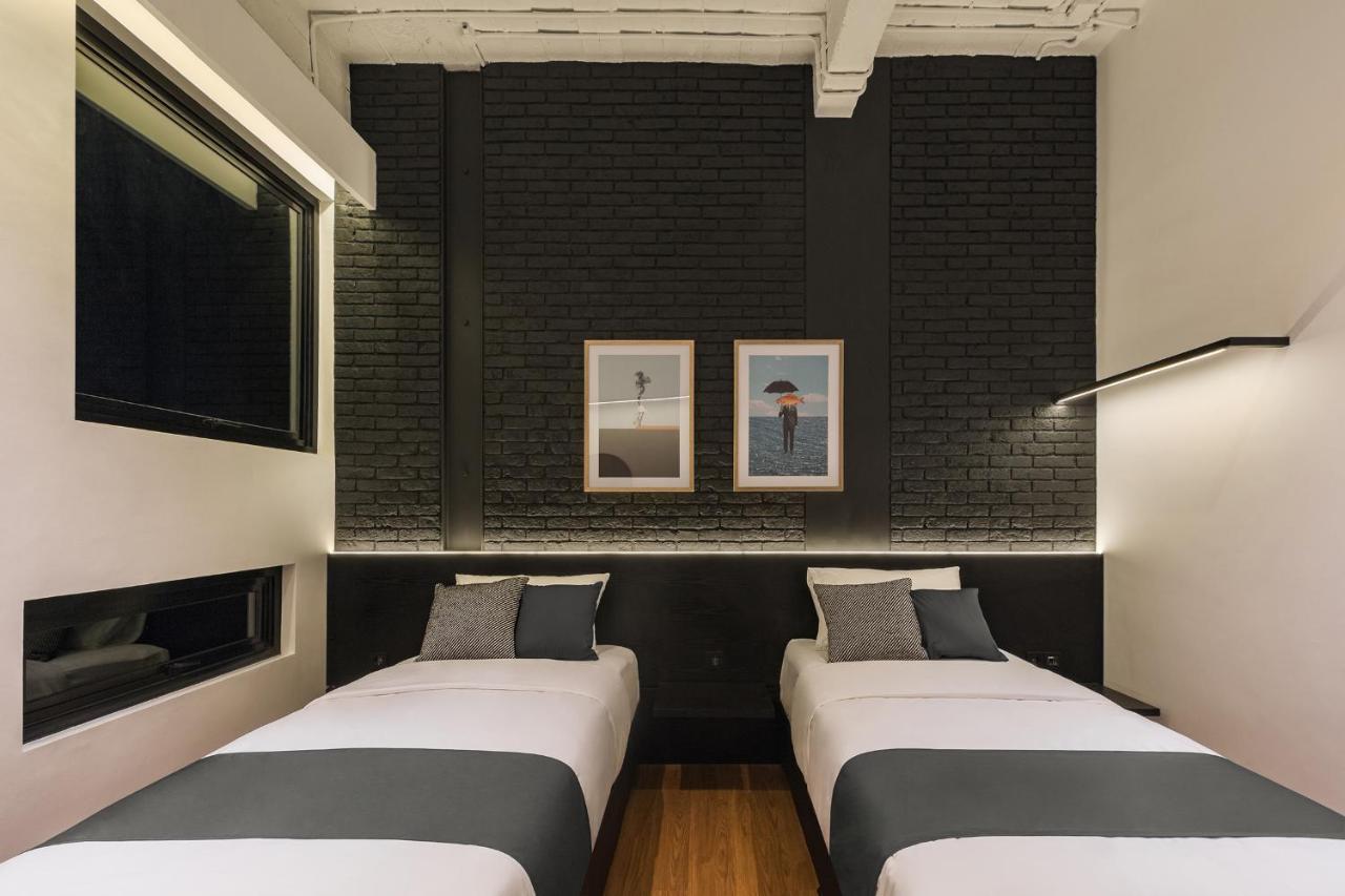Qub Rooms Semarang Exterior photo