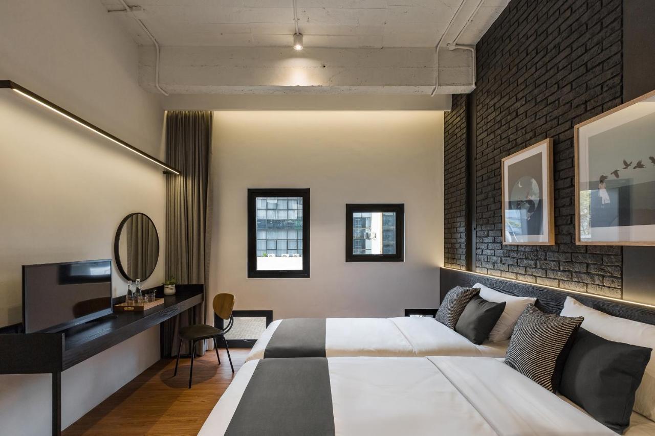 Qub Rooms Semarang Exterior photo
