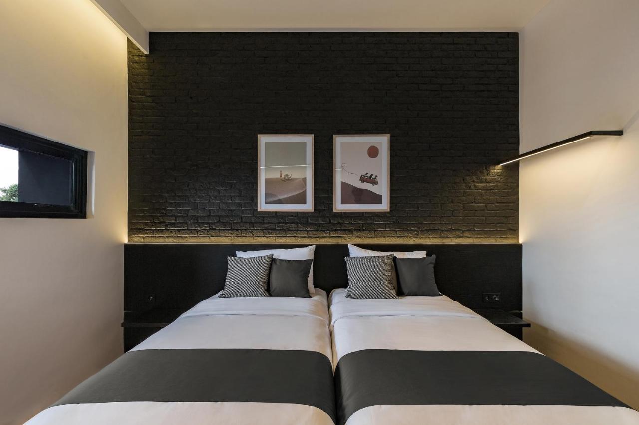 Qub Rooms Semarang Exterior photo