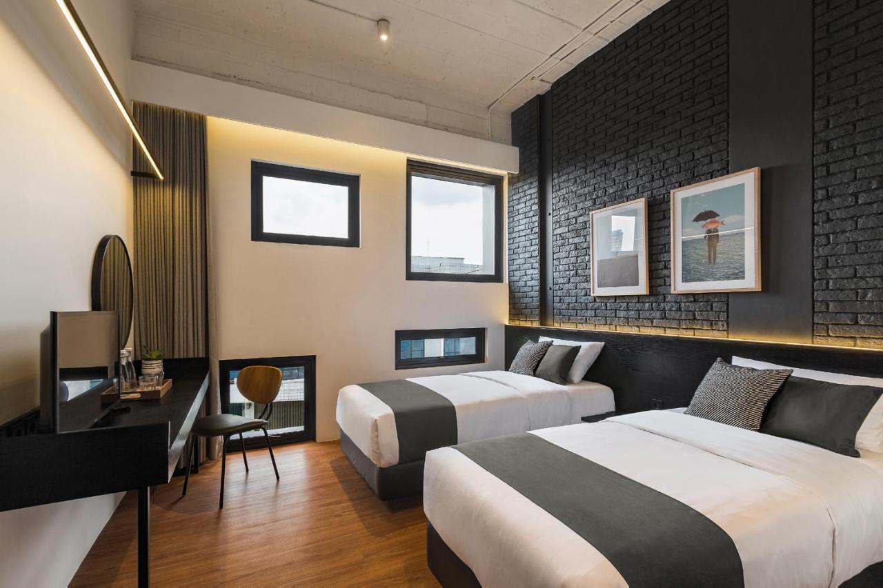 Qub Rooms Semarang Exterior photo
