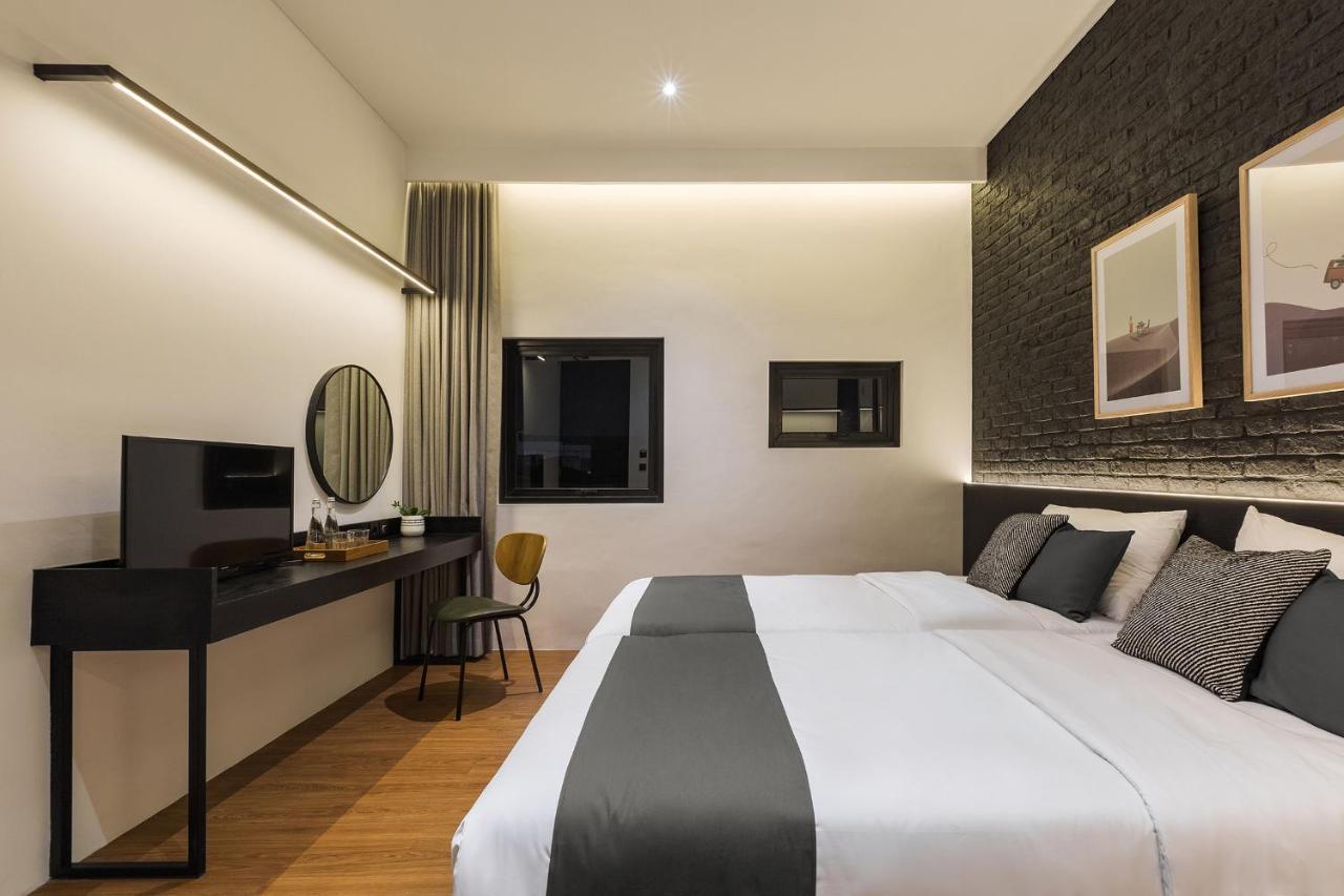 Qub Rooms Semarang Exterior photo